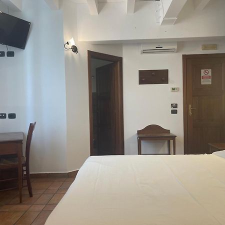Hotel Capomulini 3 Stelle Acireale Exterior foto